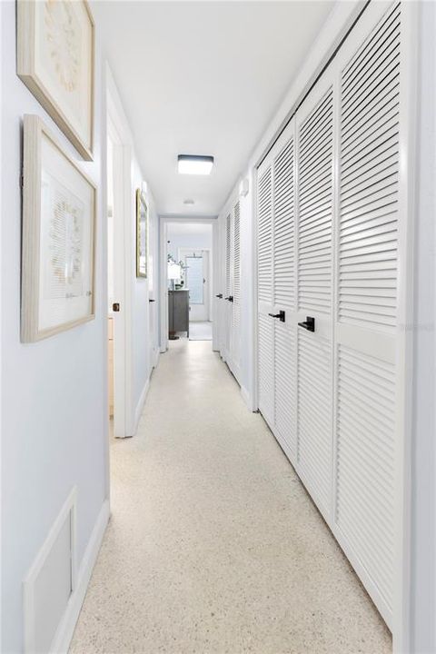 For Sale: $675,000 (1 beds, 1 baths, 810 Square Feet)