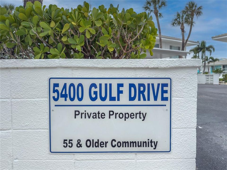 For Sale: $675,000 (1 beds, 1 baths, 810 Square Feet)
