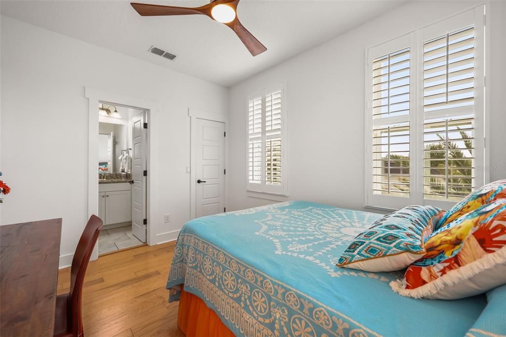 For Sale: $1,175,000 (4 beds, 3 baths, 2667 Square Feet)
