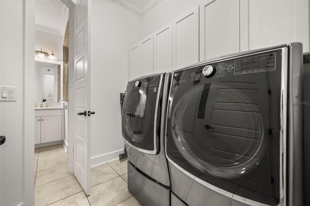 For Sale: $1,175,000 (4 beds, 3 baths, 2667 Square Feet)