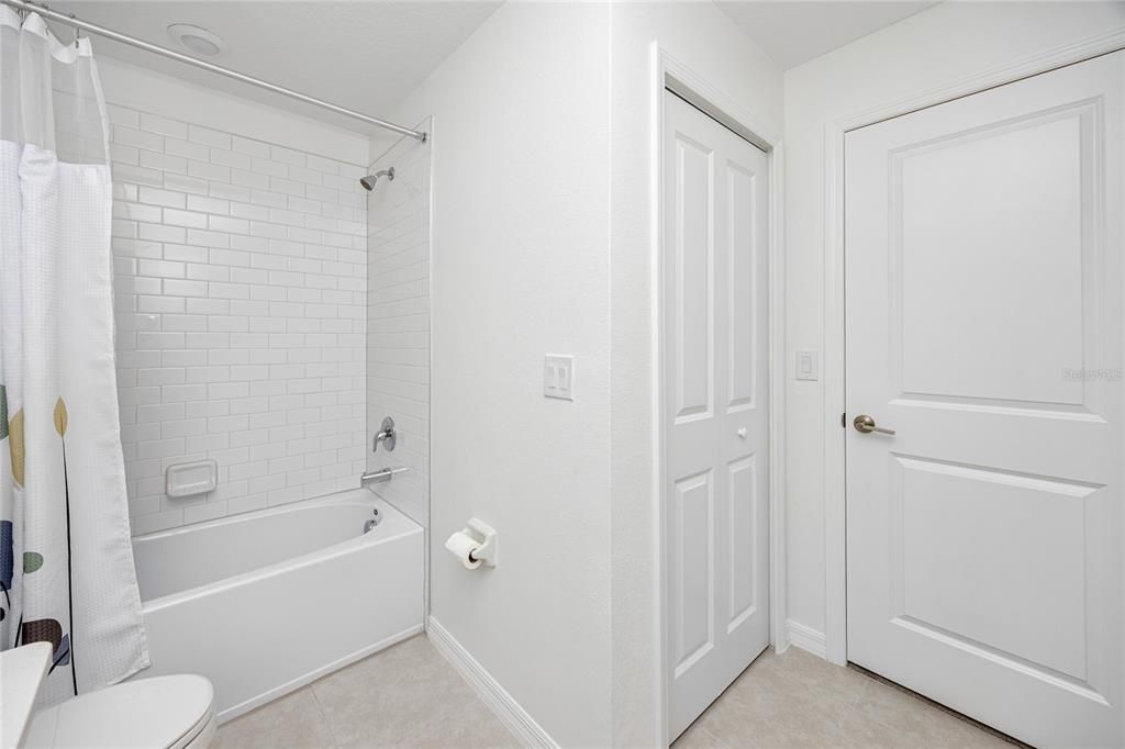 For Rent: $2,500 (3 beds, 2 baths, 2319 Square Feet)