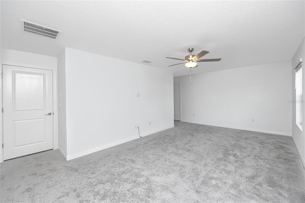 For Rent: $2,500 (3 beds, 2 baths, 2319 Square Feet)