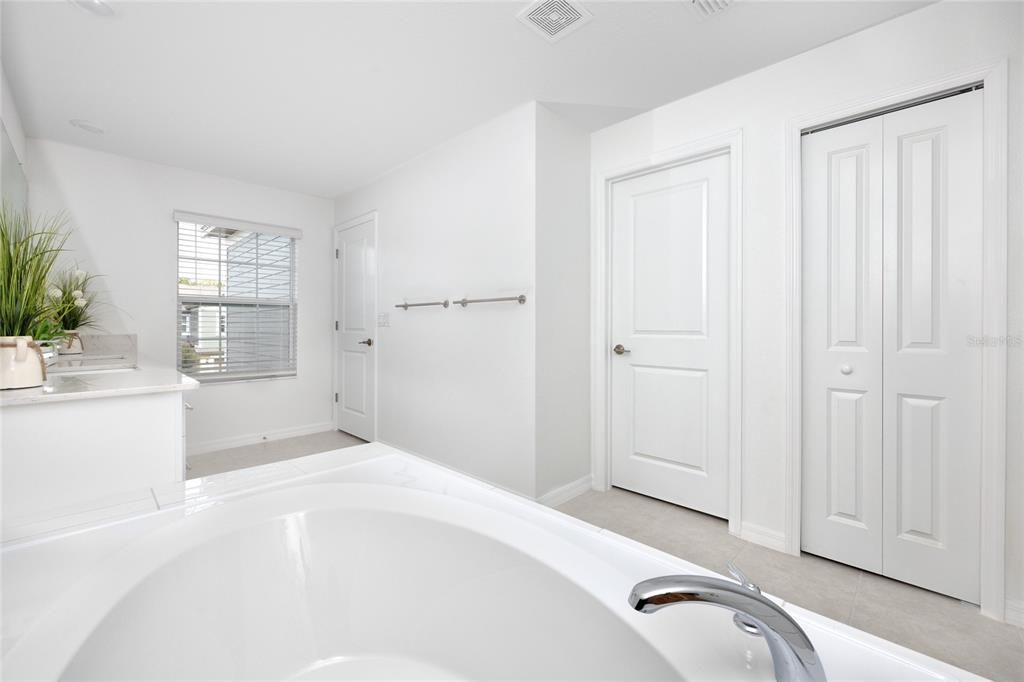 For Rent: $2,500 (3 beds, 2 baths, 2319 Square Feet)