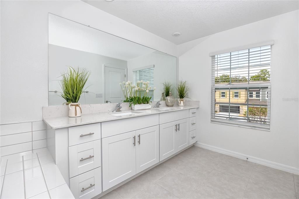 For Rent: $2,500 (3 beds, 2 baths, 2319 Square Feet)