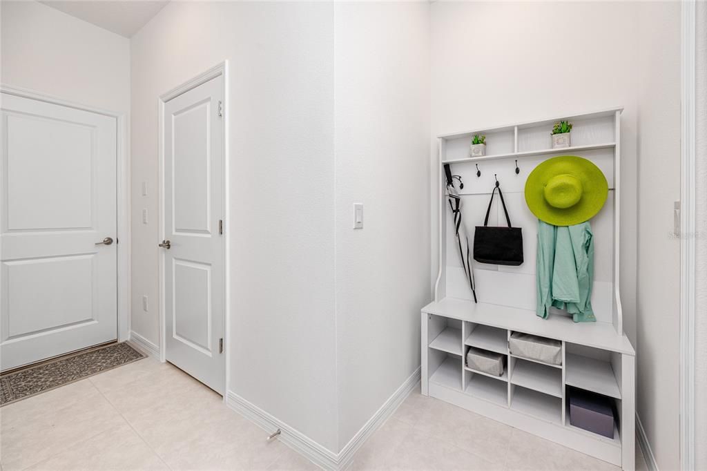 For Rent: $2,500 (3 beds, 2 baths, 2319 Square Feet)