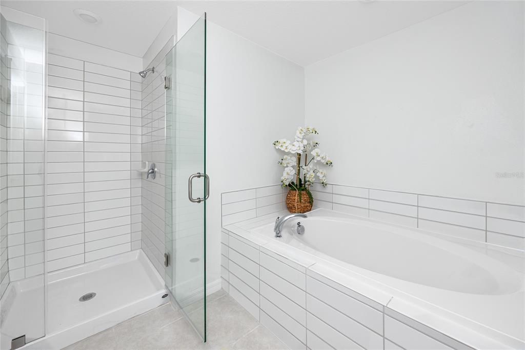 For Rent: $2,500 (3 beds, 2 baths, 2319 Square Feet)