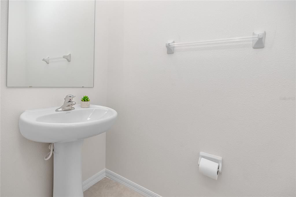 For Rent: $2,500 (3 beds, 2 baths, 2319 Square Feet)