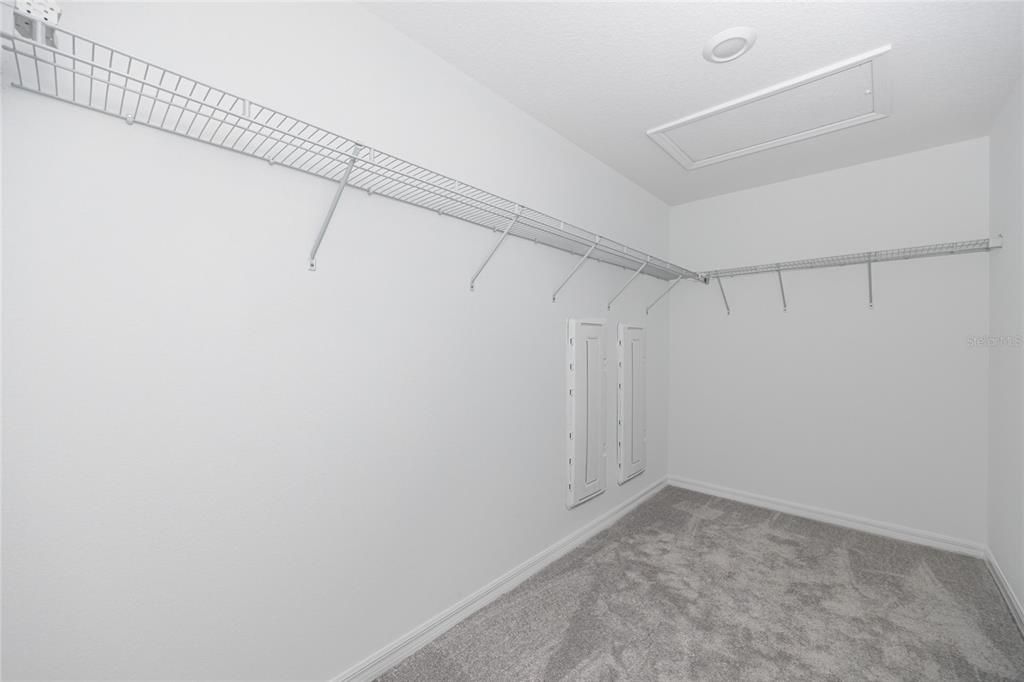 For Rent: $2,500 (3 beds, 2 baths, 2319 Square Feet)