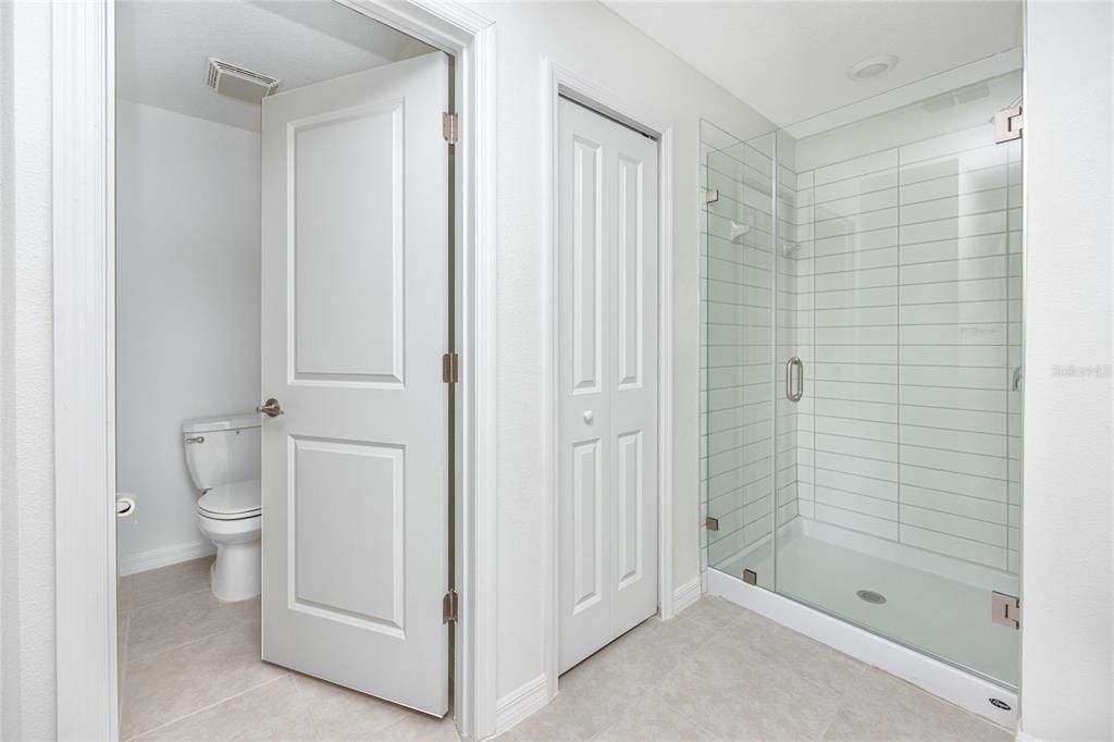For Rent: $2,500 (3 beds, 2 baths, 2319 Square Feet)