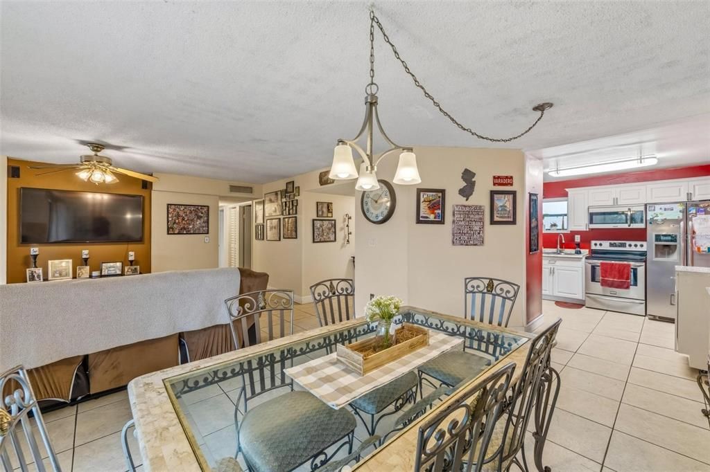 For Sale: $335,000 (3 beds, 2 baths, 1600 Square Feet)