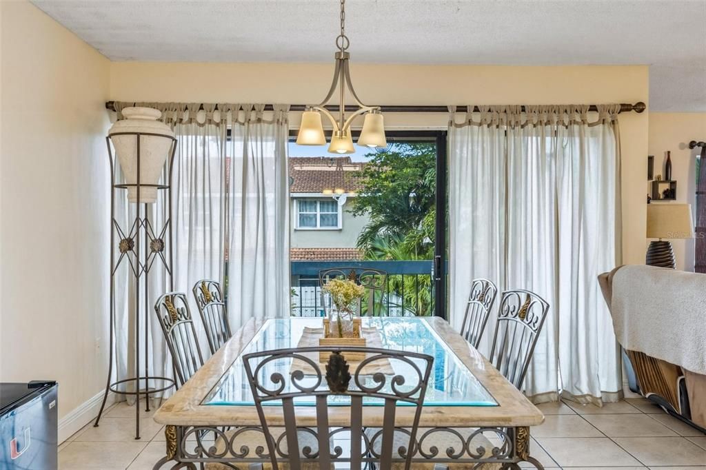 For Sale: $335,000 (3 beds, 2 baths, 1600 Square Feet)