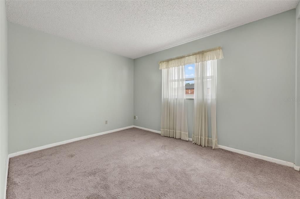 For Sale: $450,000 (4 beds, 2 baths, 1705 Square Feet)