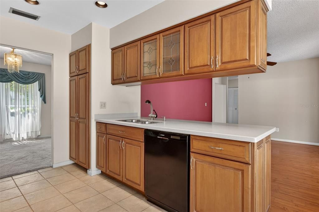 For Sale: $450,000 (4 beds, 2 baths, 1705 Square Feet)
