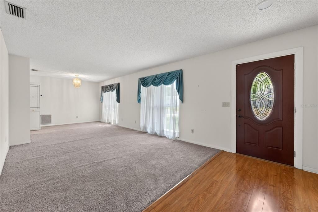 For Sale: $450,000 (4 beds, 2 baths, 1705 Square Feet)