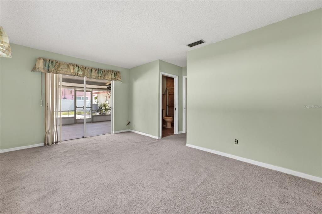 For Sale: $450,000 (4 beds, 2 baths, 1705 Square Feet)