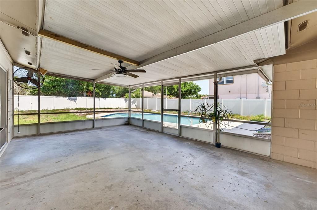 For Sale: $450,000 (4 beds, 2 baths, 1705 Square Feet)