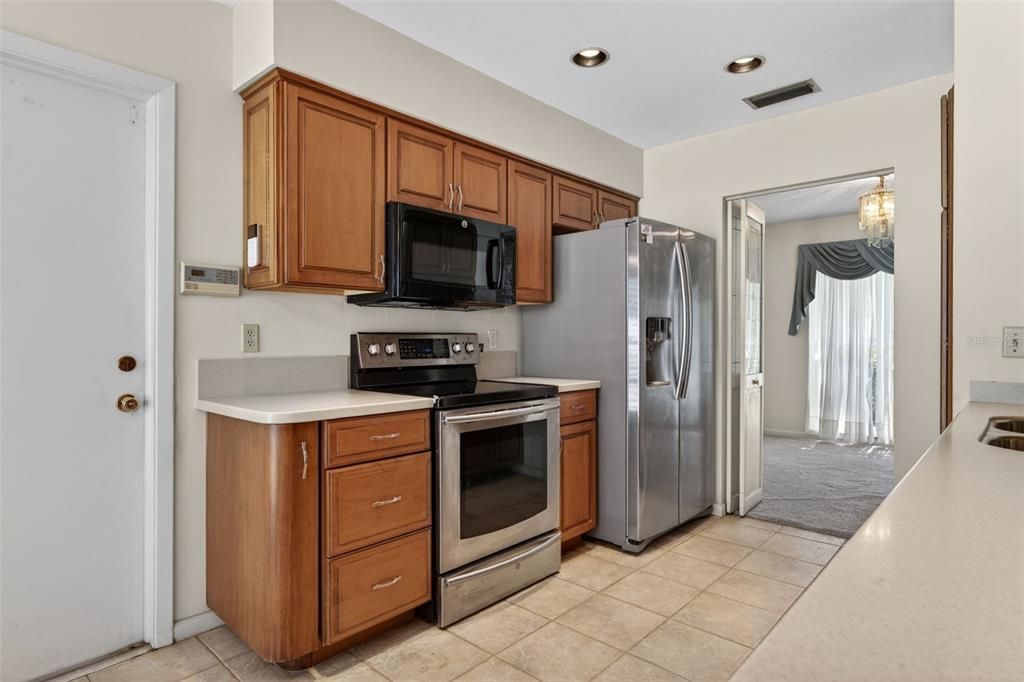 For Sale: $450,000 (4 beds, 2 baths, 1705 Square Feet)
