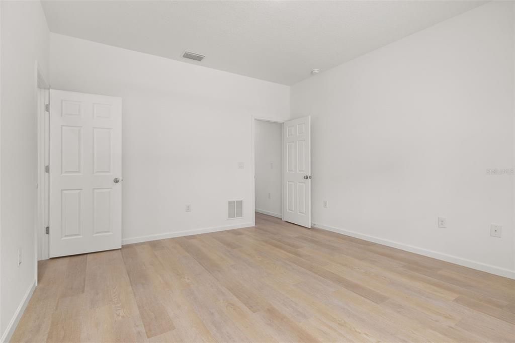 For Sale: $285,000 (3 beds, 2 baths, 1663 Square Feet)