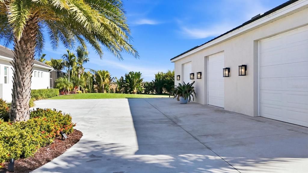 For Sale: $2,199,000 (3 beds, 3 baths, 3459 Square Feet)