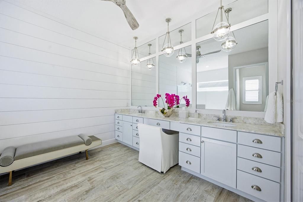For Sale: $2,199,000 (3 beds, 3 baths, 3459 Square Feet)