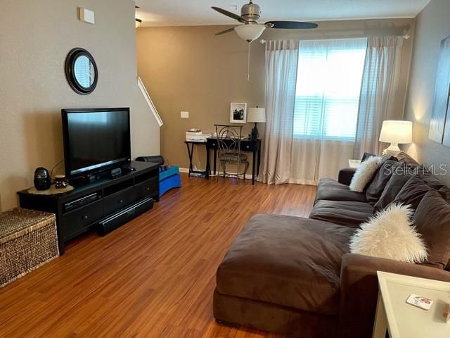 В аренду: $1,495 (1 спален, 1 ванн, 896 Квадратных фут)