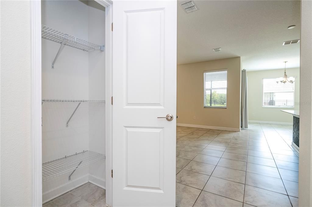 En Renta: $2,950 (3 camas, 2 baños, 1776 Pies cuadrados)