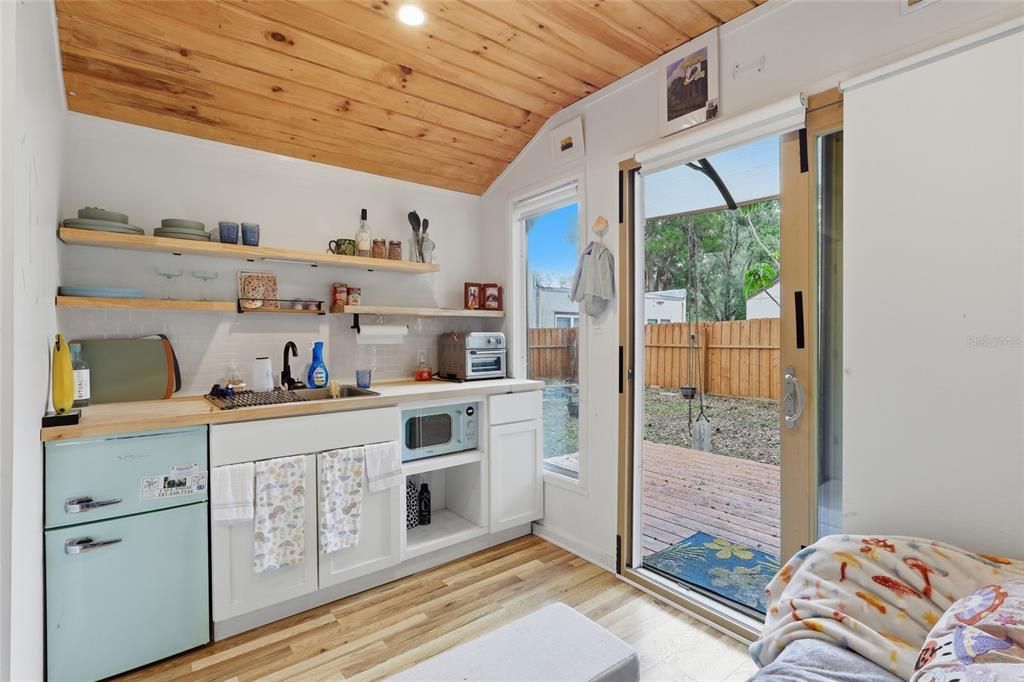 На продажу: $410,000 (2 спален, 2 ванн, 1301 Квадратных фут)