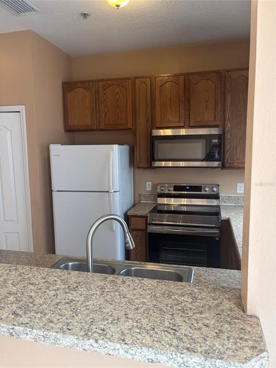 For Rent: $1,895 (3 beds, 2 baths, 1400 Square Feet)