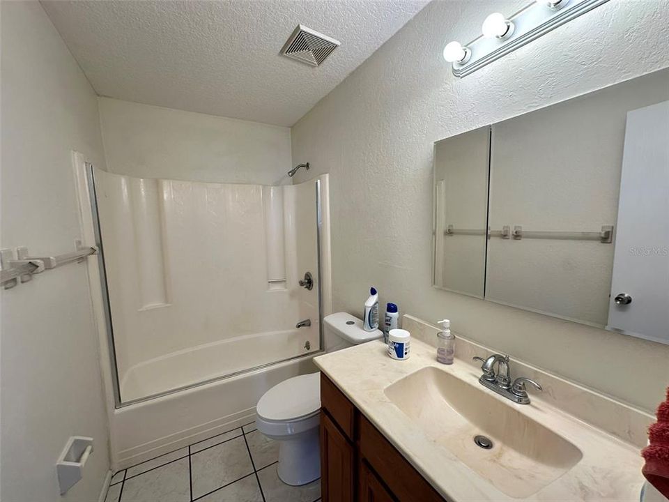 В аренду: $1,750 (2 спален, 1 ванн, 1136 Квадратных фут)