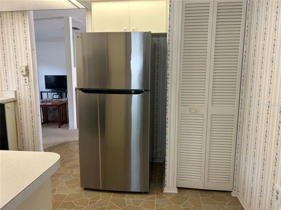 For Sale: $289,900 (2 beds, 2 baths, 1495 Square Feet)