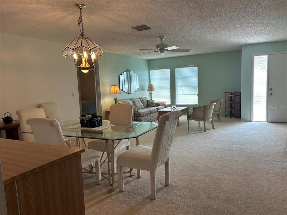 For Sale: $289,900 (2 beds, 2 baths, 1495 Square Feet)