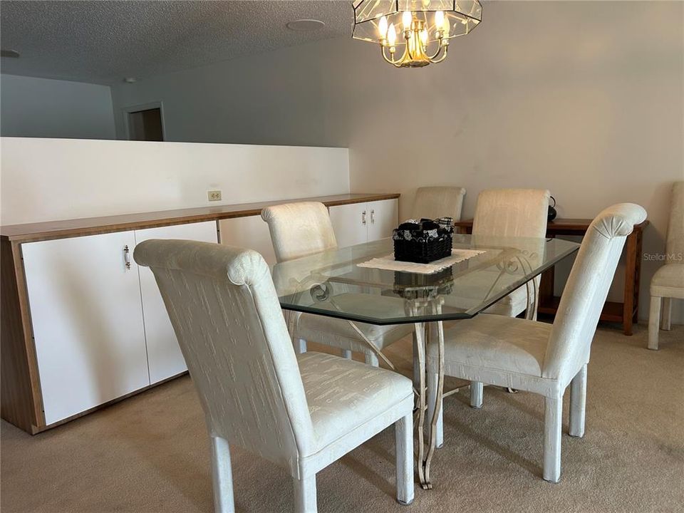 For Sale: $289,900 (2 beds, 2 baths, 1495 Square Feet)