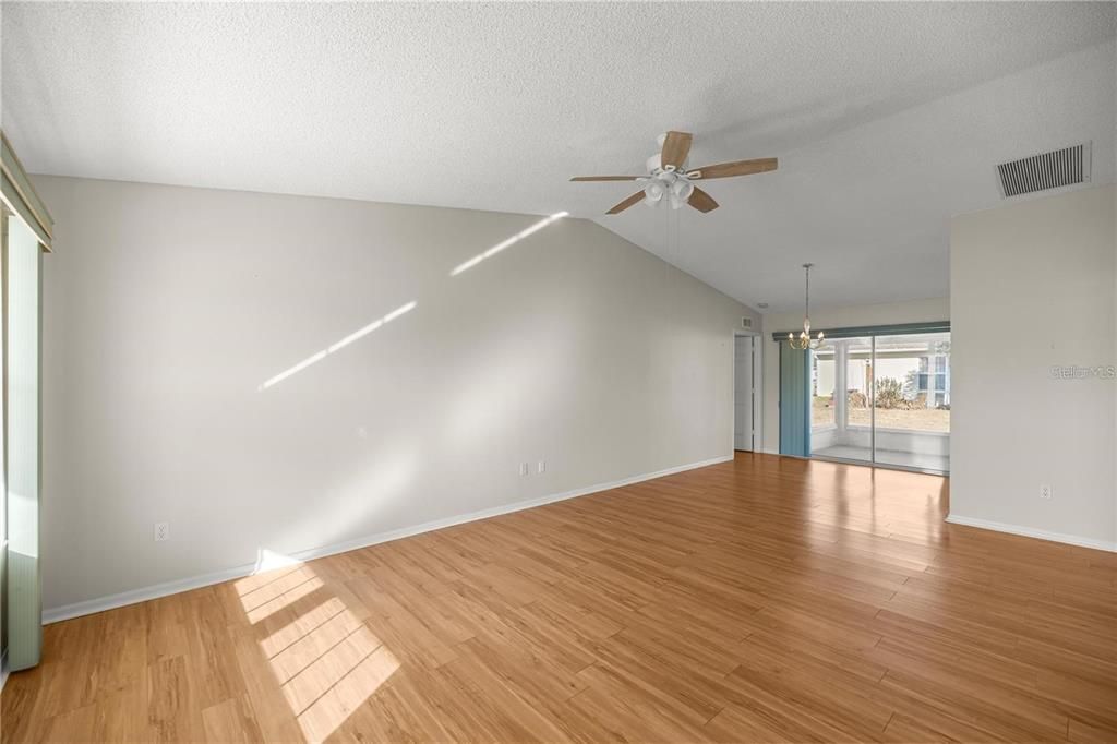 For Rent: $1,500 (2 beds, 2 baths, 1420 Square Feet)