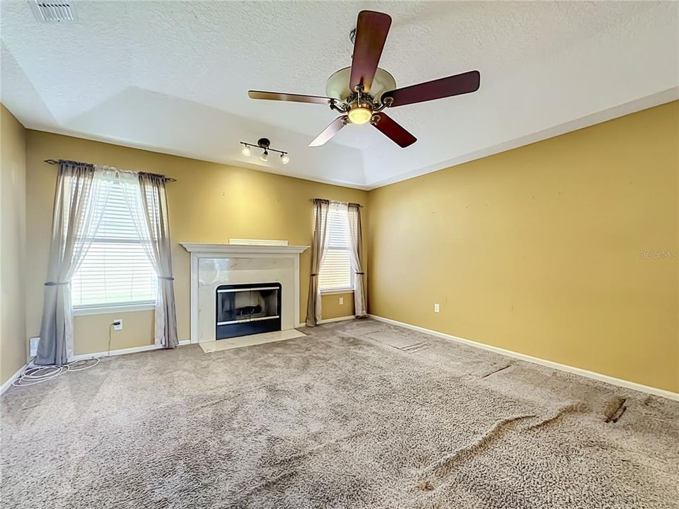 For Sale: $350,000 (4 beds, 2 baths, 2331 Square Feet)