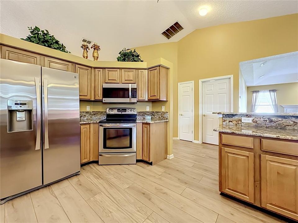 For Sale: $350,000 (4 beds, 2 baths, 2331 Square Feet)