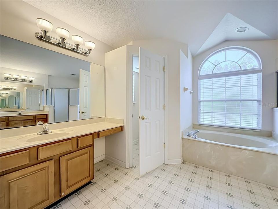 For Sale: $350,000 (4 beds, 2 baths, 2331 Square Feet)