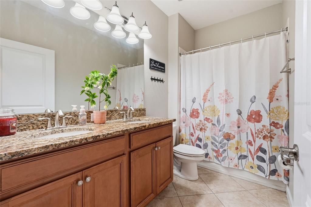 For Sale: $399,900 (4 beds, 3 baths, 2076 Square Feet)