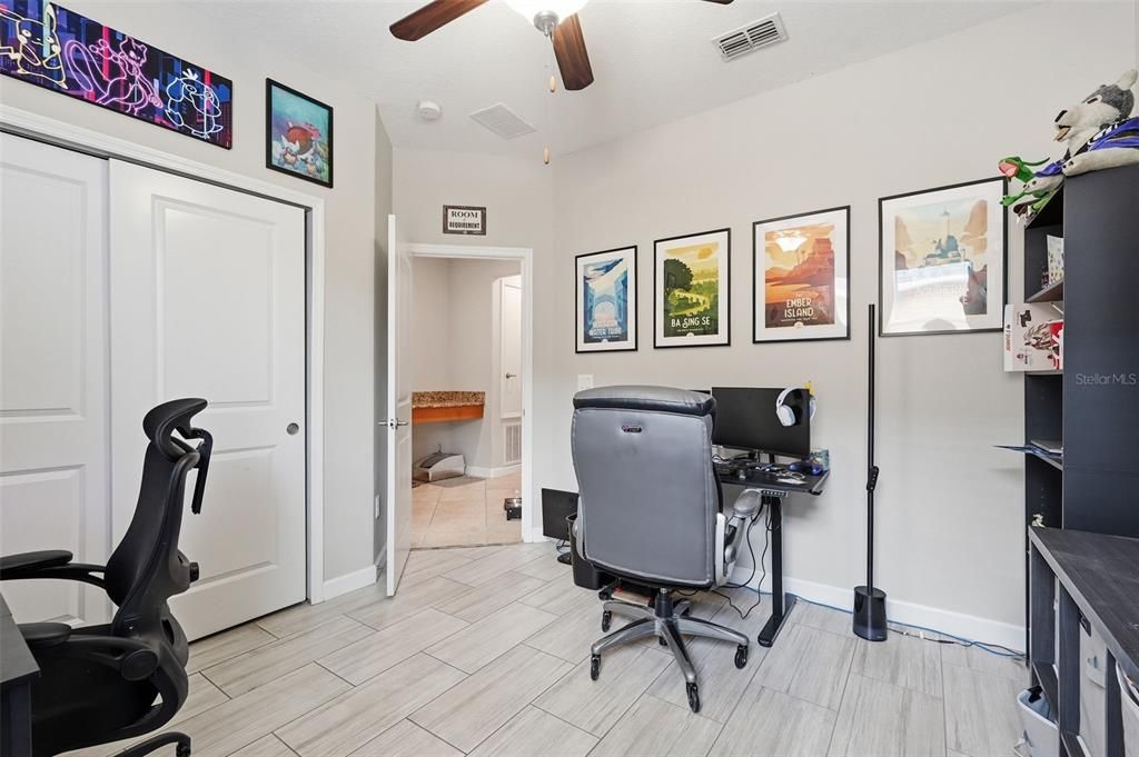 For Sale: $399,900 (4 beds, 3 baths, 2076 Square Feet)