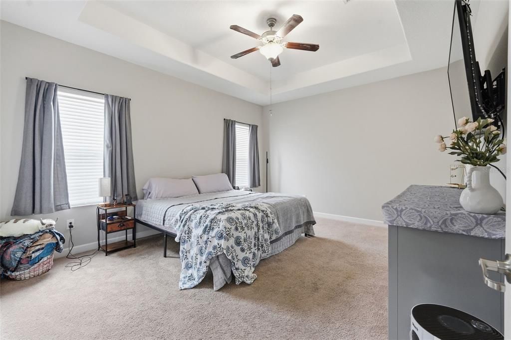 For Sale: $399,900 (4 beds, 3 baths, 2076 Square Feet)