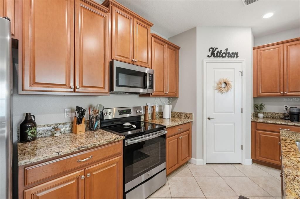 For Sale: $399,900 (4 beds, 3 baths, 2076 Square Feet)