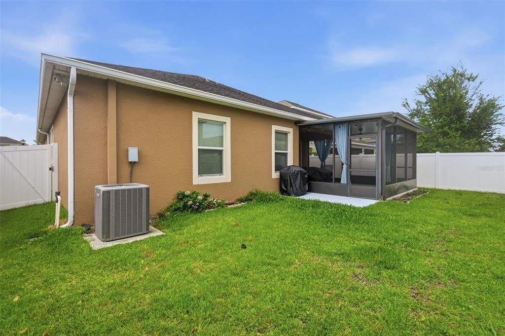 For Sale: $399,900 (4 beds, 3 baths, 2076 Square Feet)