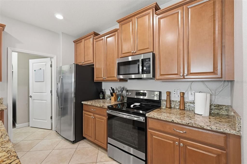 For Sale: $399,900 (4 beds, 3 baths, 2076 Square Feet)