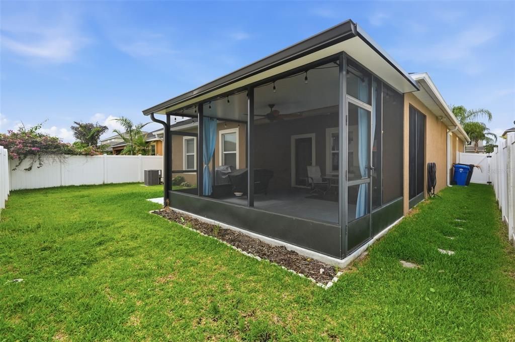 For Sale: $399,900 (4 beds, 3 baths, 2076 Square Feet)