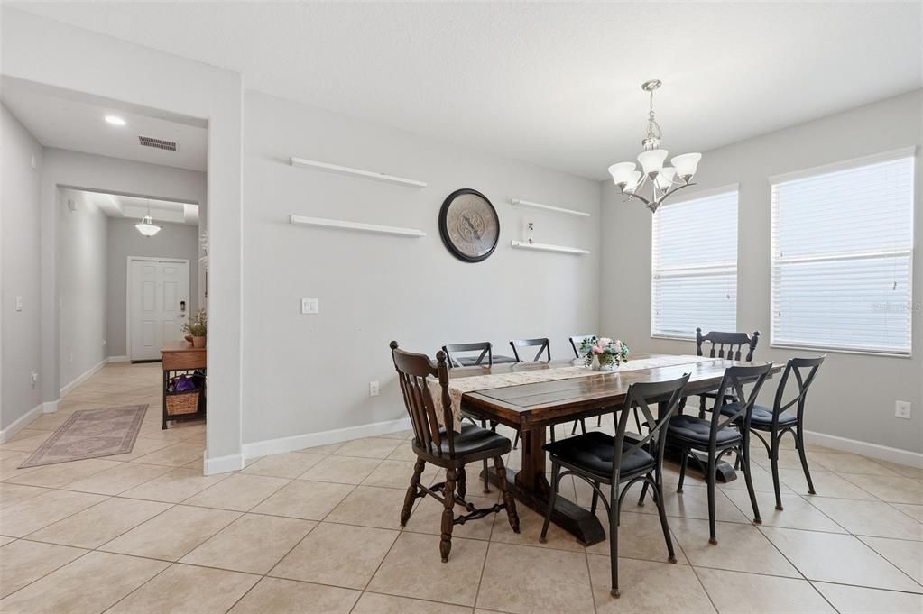 For Sale: $399,900 (4 beds, 3 baths, 2076 Square Feet)