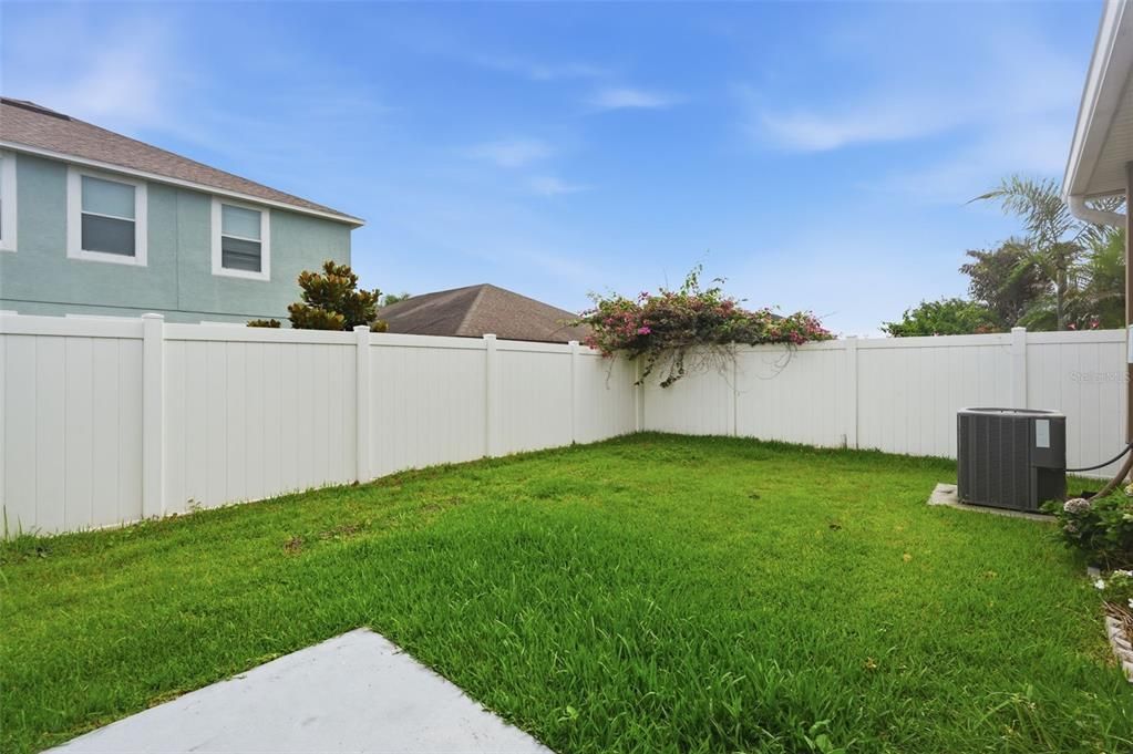 For Sale: $399,900 (4 beds, 3 baths, 2076 Square Feet)