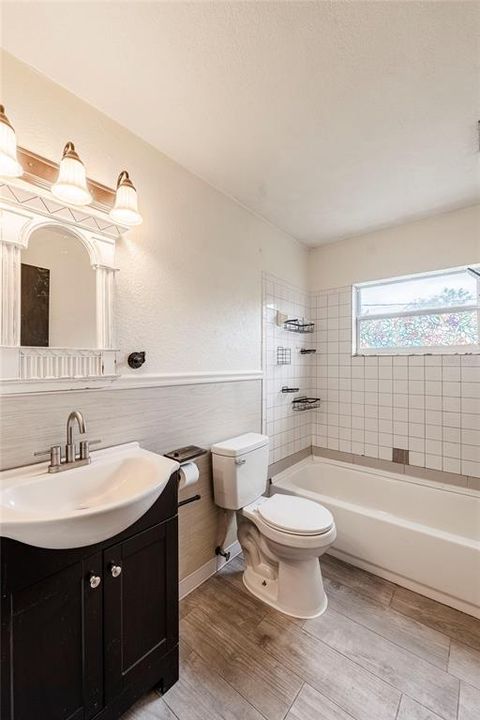 For Sale: $265,900 (3 beds, 1 baths, 1133 Square Feet)