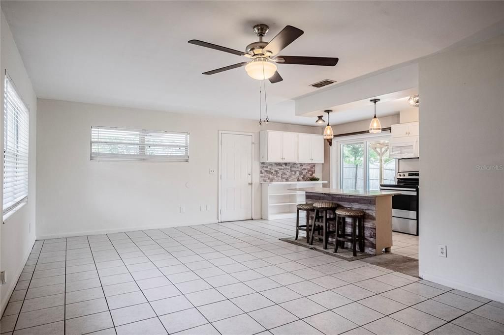 For Sale: $265,900 (3 beds, 1 baths, 1133 Square Feet)