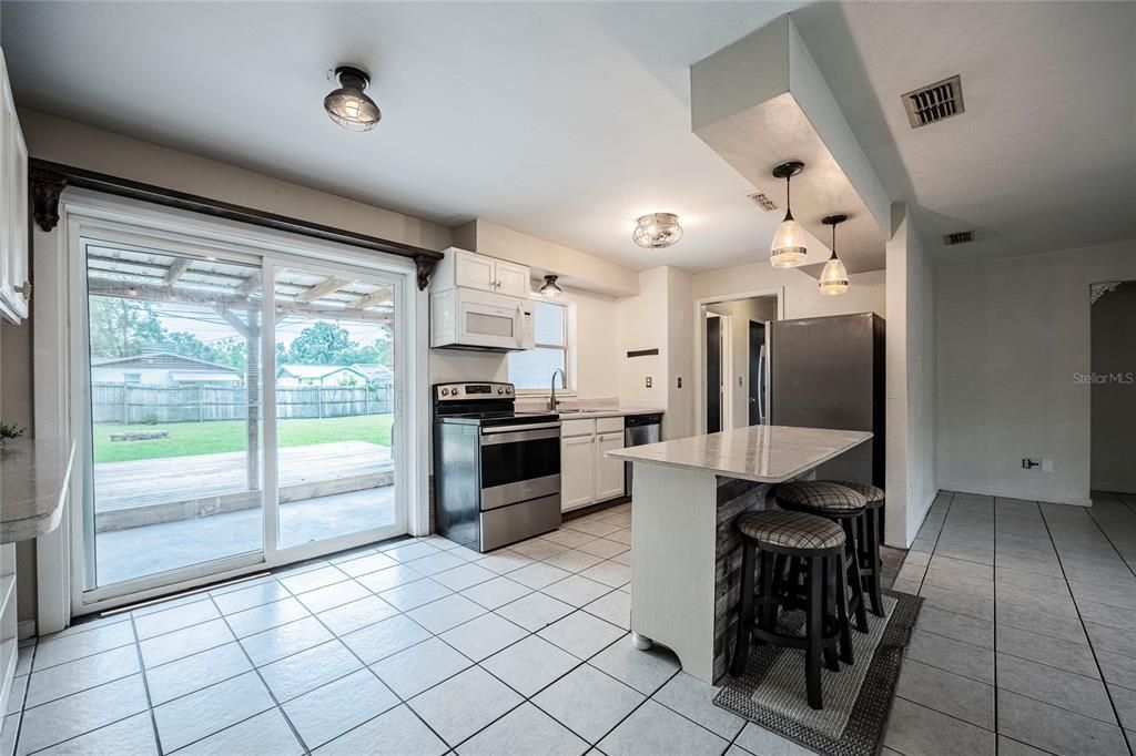For Sale: $265,900 (3 beds, 1 baths, 1133 Square Feet)