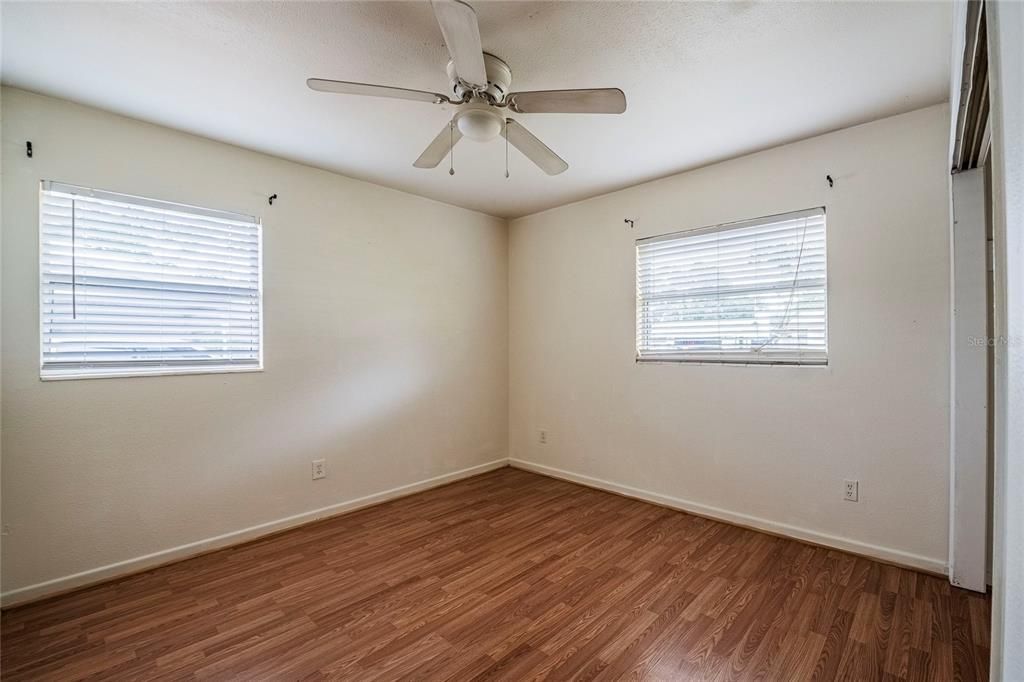 For Sale: $265,900 (3 beds, 1 baths, 1133 Square Feet)