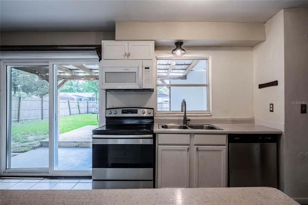 For Sale: $265,900 (3 beds, 1 baths, 1133 Square Feet)